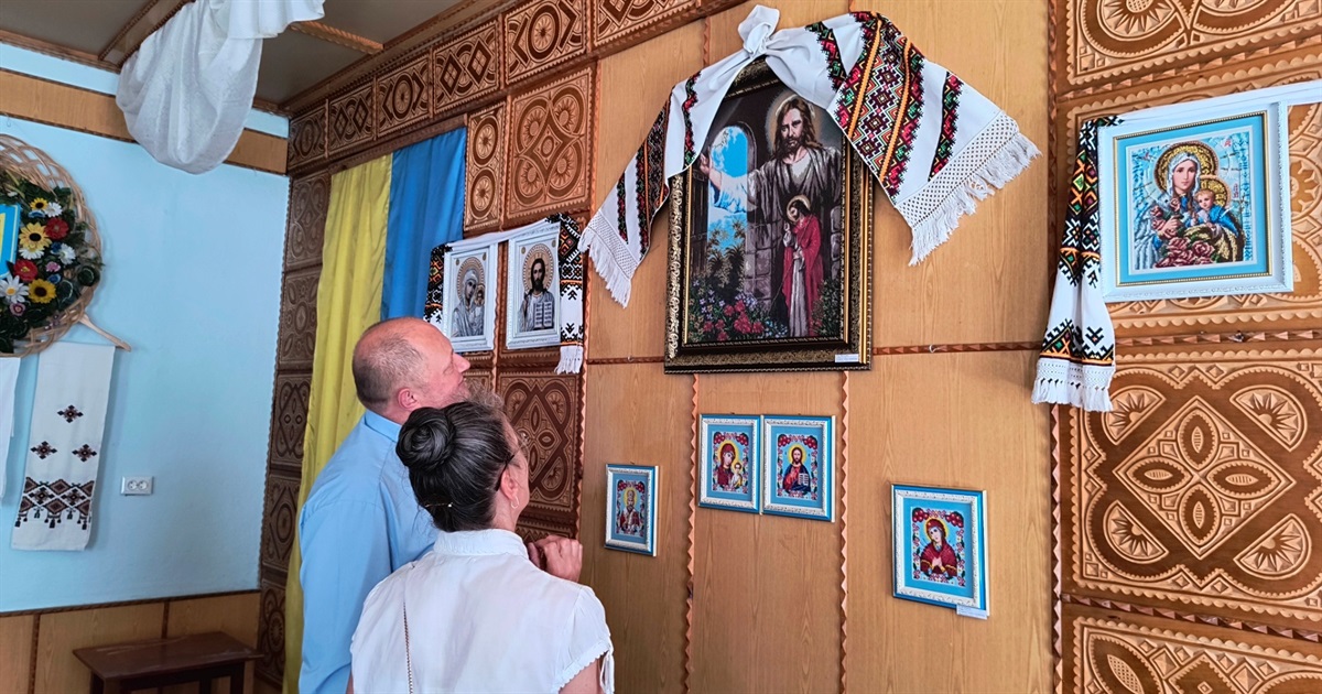 На Чортківщині відкрилася виставка: «Українська вишивка – символ незламності і перемоги»