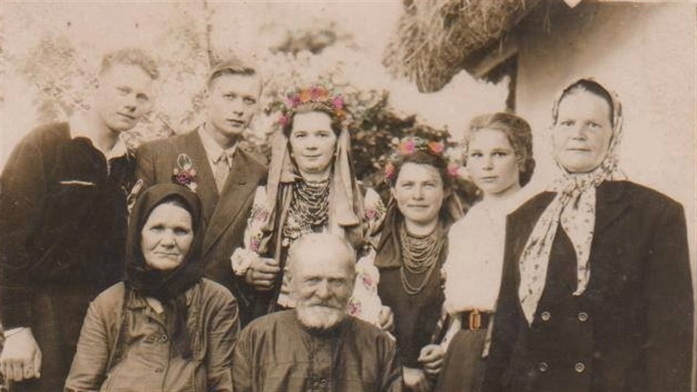 Як святкували весілля наші бабусі. Народні традиції Волноваського краю