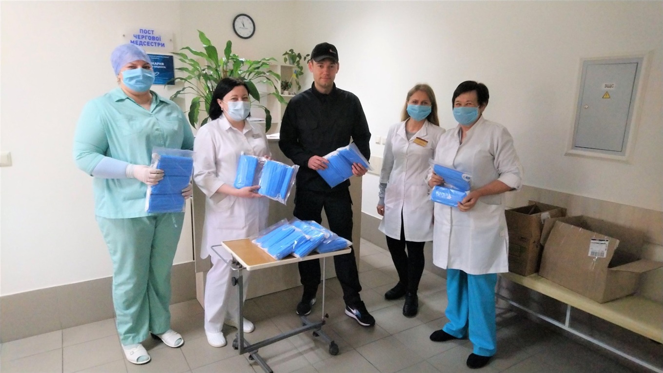 Підприємці допомагають медикам у боротьбі з COVID-19