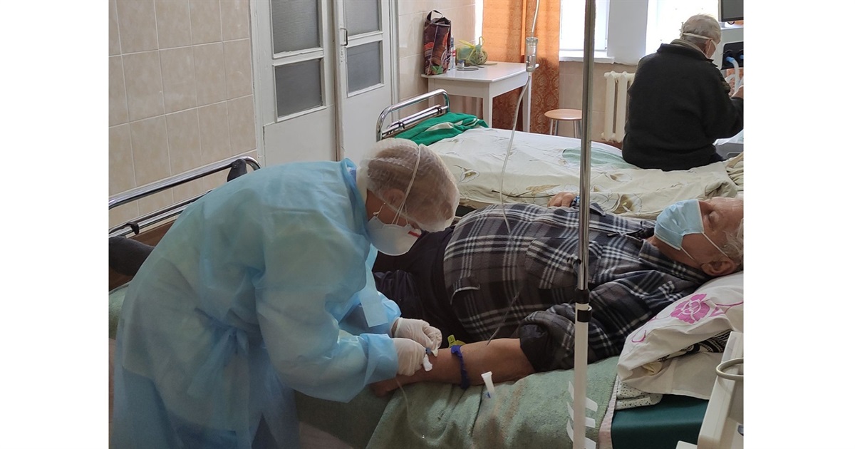 У Білопільську лікарню знову госпіталізують хворих на ковід. За два дні їх уже двадцять...