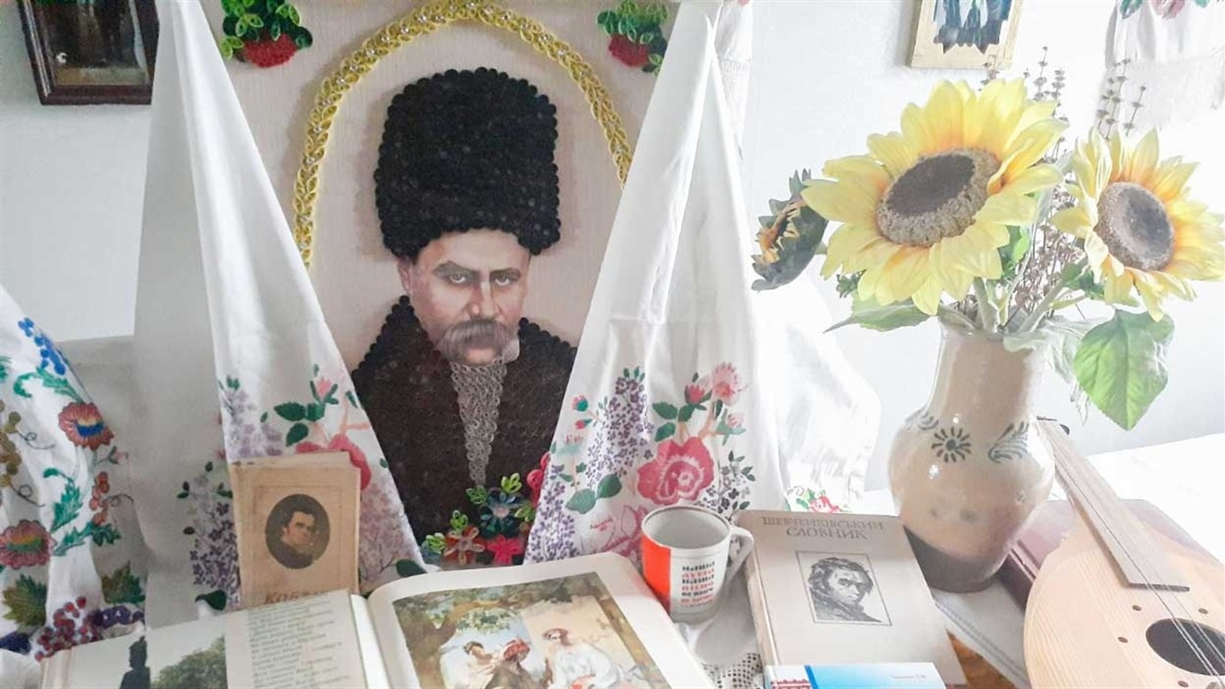 Чашка із музею села Великі Пріцьки, що поєднала три долі. Історія одного експонату