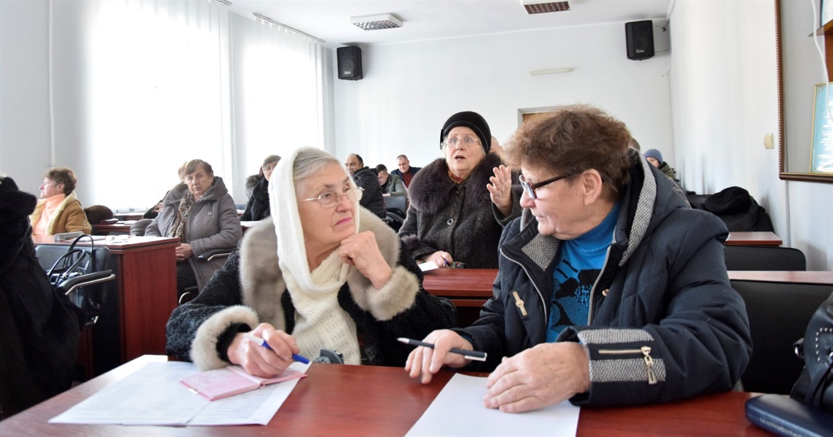 Ціна за газ, вивіз сміття, довідки і Банк одягу від Червоного Хреста: нарада з квартальними