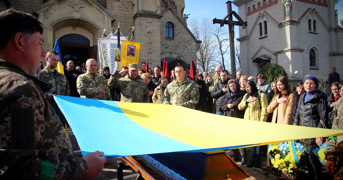 У Товстенській громаді віддали останню шану загиблому військовому медику