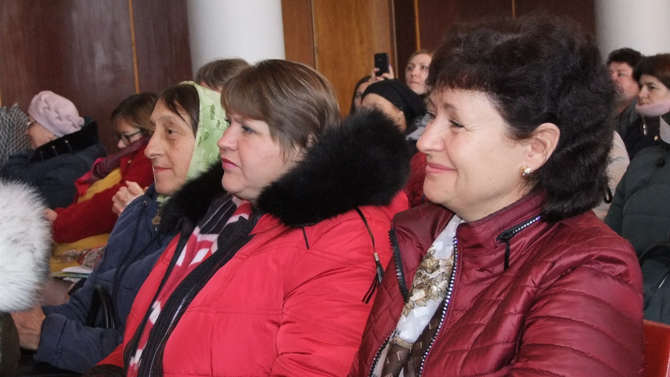 Соціальних працівників Кагарличчини привітали зі святом та подарували їм святковий концерт