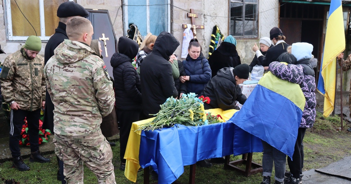 На щиті: у Катеринівці провели у засвіти молодого солдата Гречко Івана (ВІДЕО)