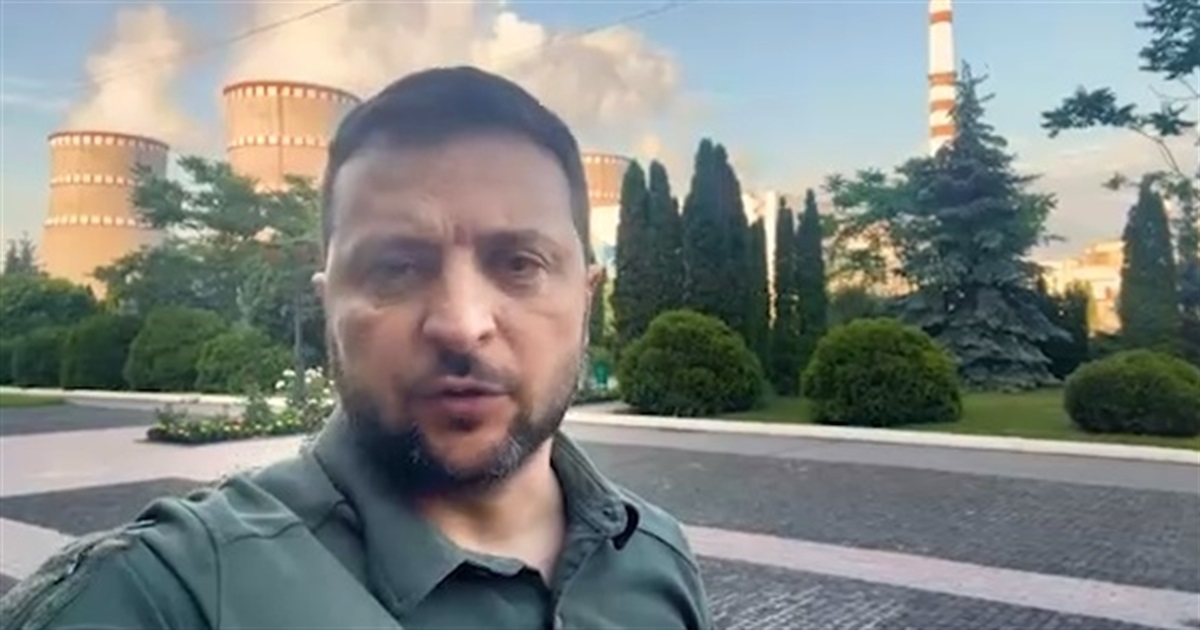 Президент Зеленський подякував всім жителям Рівненщини, хто тримає оборону. Він був на РАЕС