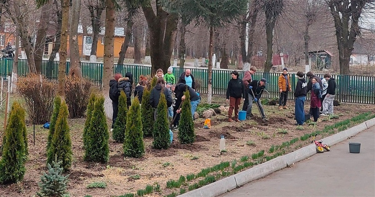 На честь випускника-воїна у ліцеї ім. М.С. Рудяка створили Алею пам'яті