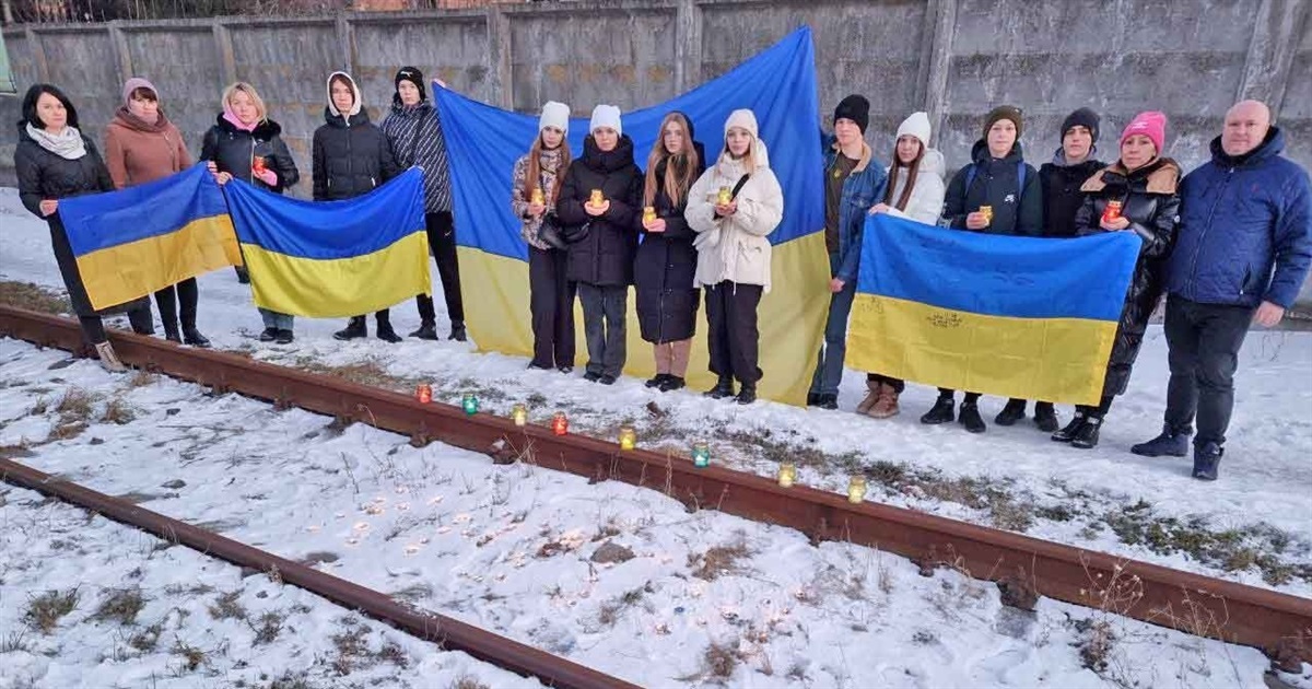 Молодь Жмеринки вшанувала пам’ять Героїв Крут: бережемо пам’ять про Героїв