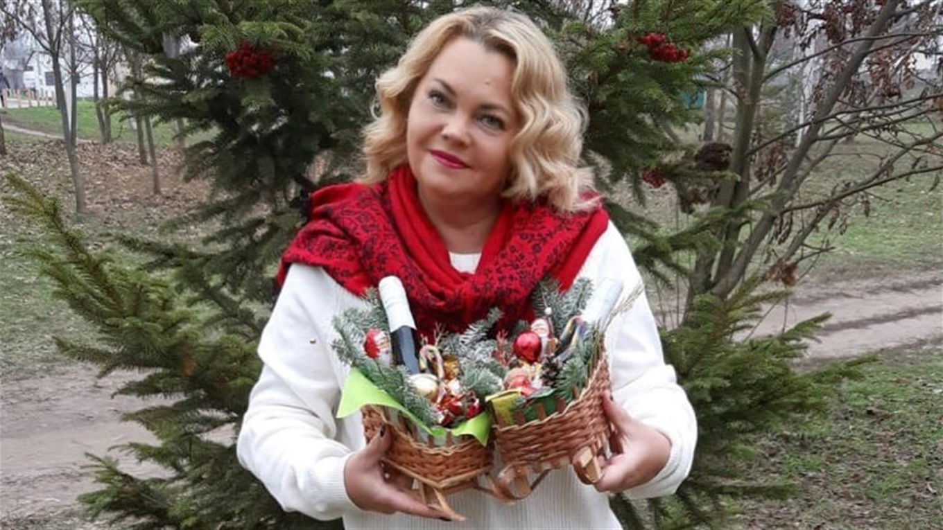Переяславка Лариса Павленко створює смачні букети