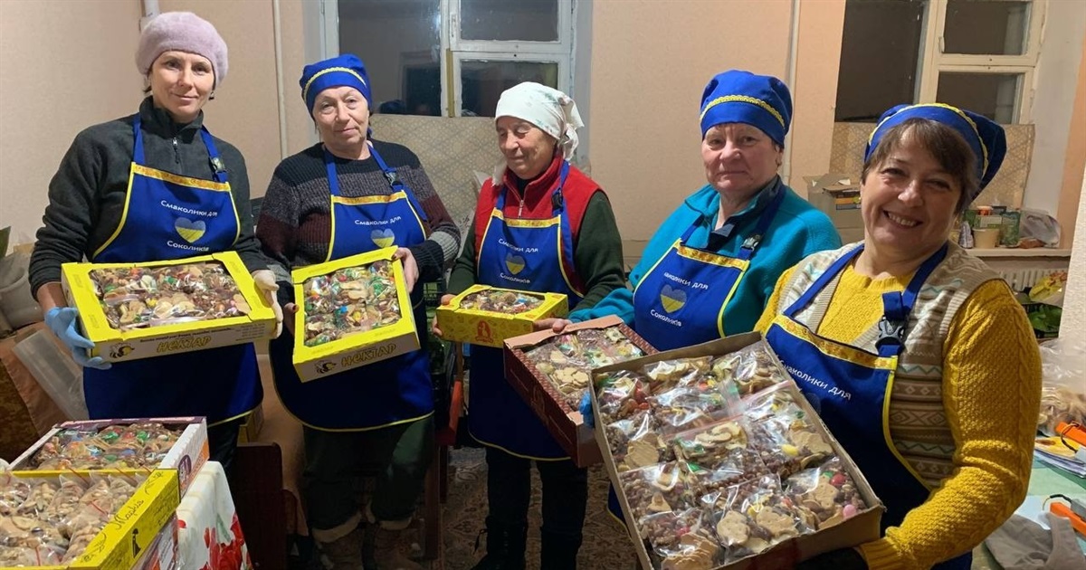 Перукарка й артистка у Циблях зібрали волонтерок і впродовж року готують "Смаколики для Соколиків»