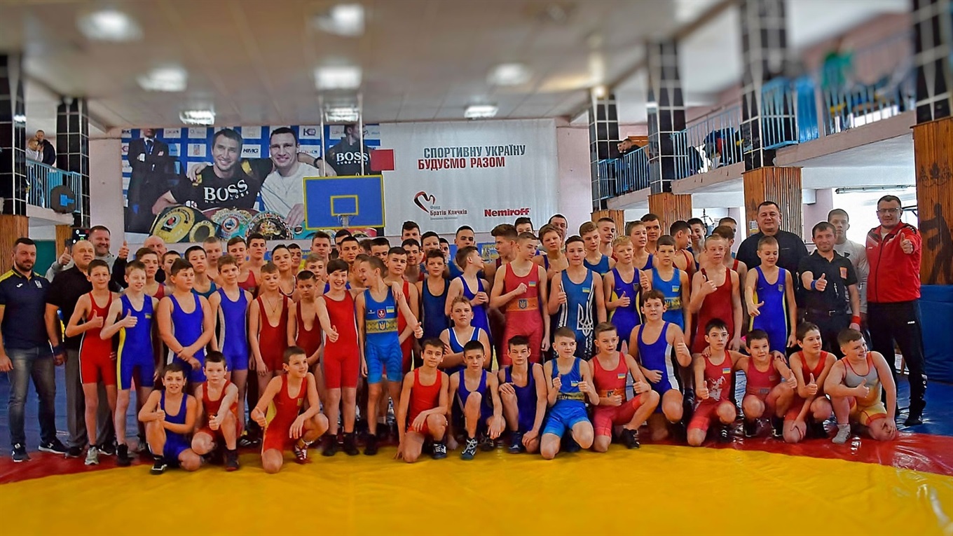 100 спортсменів зі всієї Вінниччини завітали до Жмеринки на обласний чемпіонат з греко-римської 