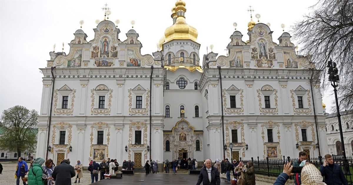 Вперше за 300 років у Києві в Успенському соборі Лаври провели службу українською мовою