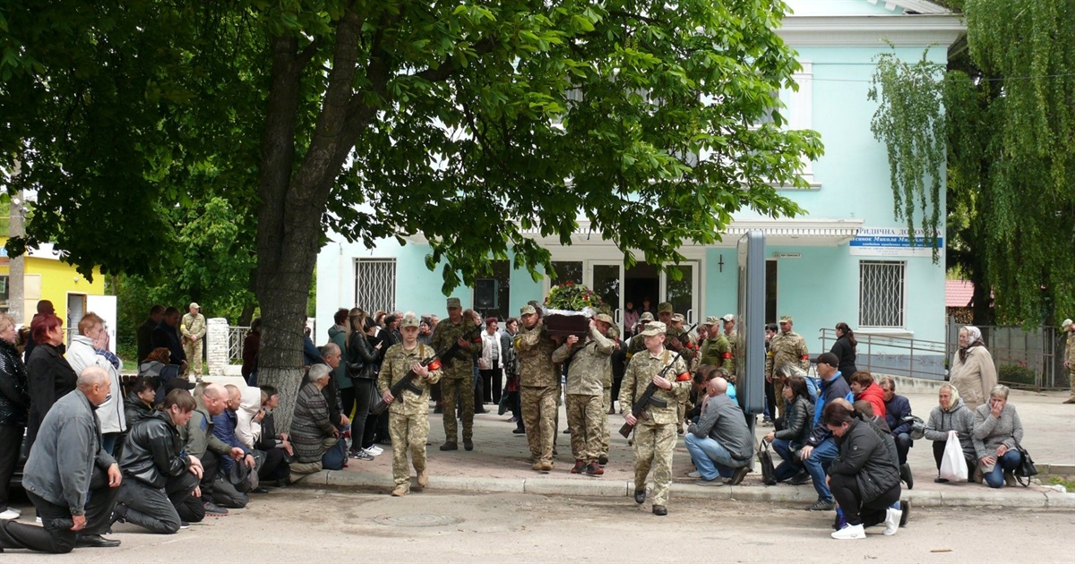 Білопілля попрощалося з героєм-захисником Сергієм Куценком