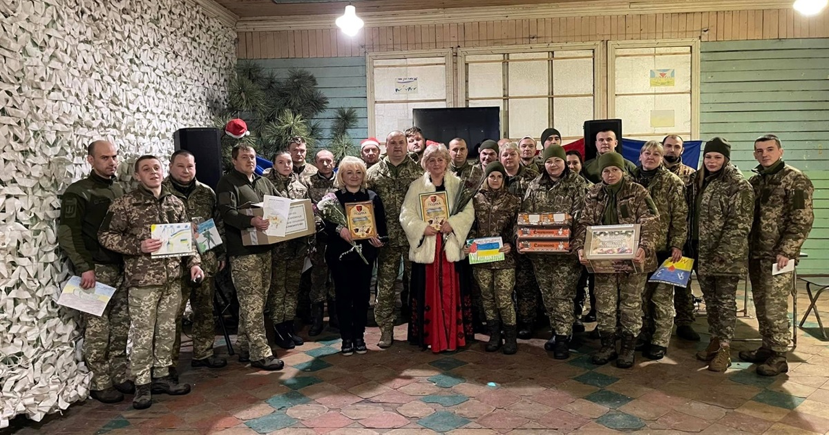 Різдвяні сюрпризи захисникам передали дітки Переяславського НВО