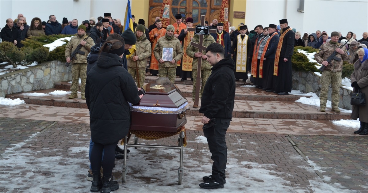 Обірване молодече життя: Чортківщина зустріла Героя Мигу Миколу – «на щиті»