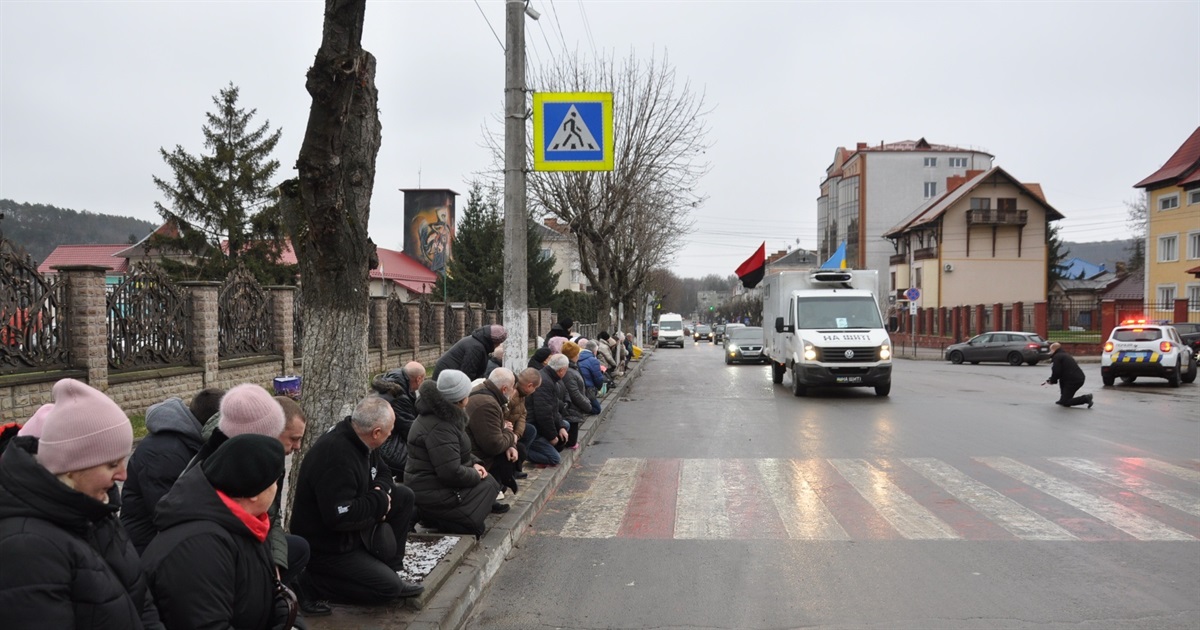 Чортків’яни чисельно зустріли тіло полеглого на війні воїна-земляка Фірманюка Миколи