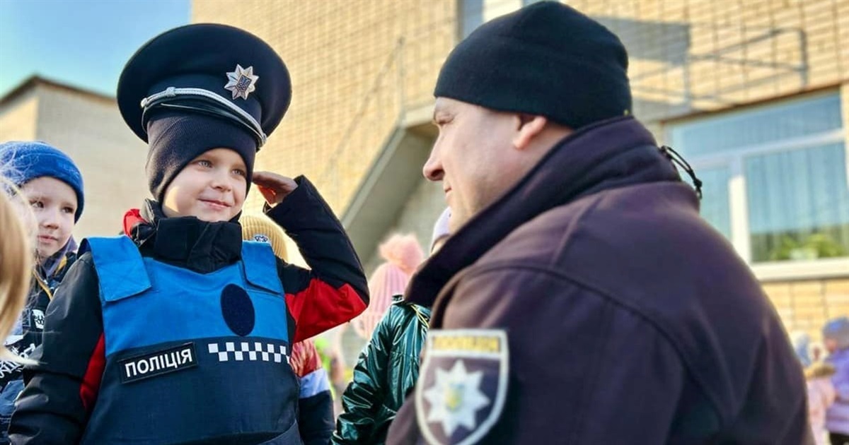 Поліцейські провели урок безпеки для дошкільнят Звягеля