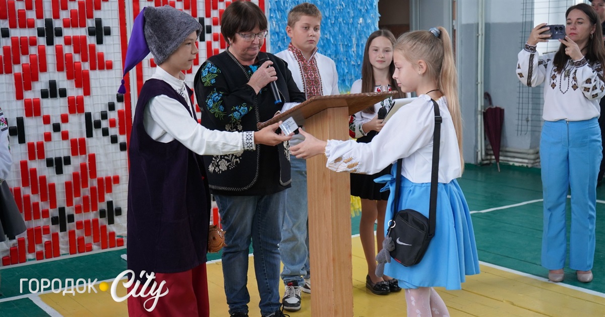 Нові обличчя «Козацького джерела»: у козачата посвятили п'ятикласників Городоцького ліцею №1