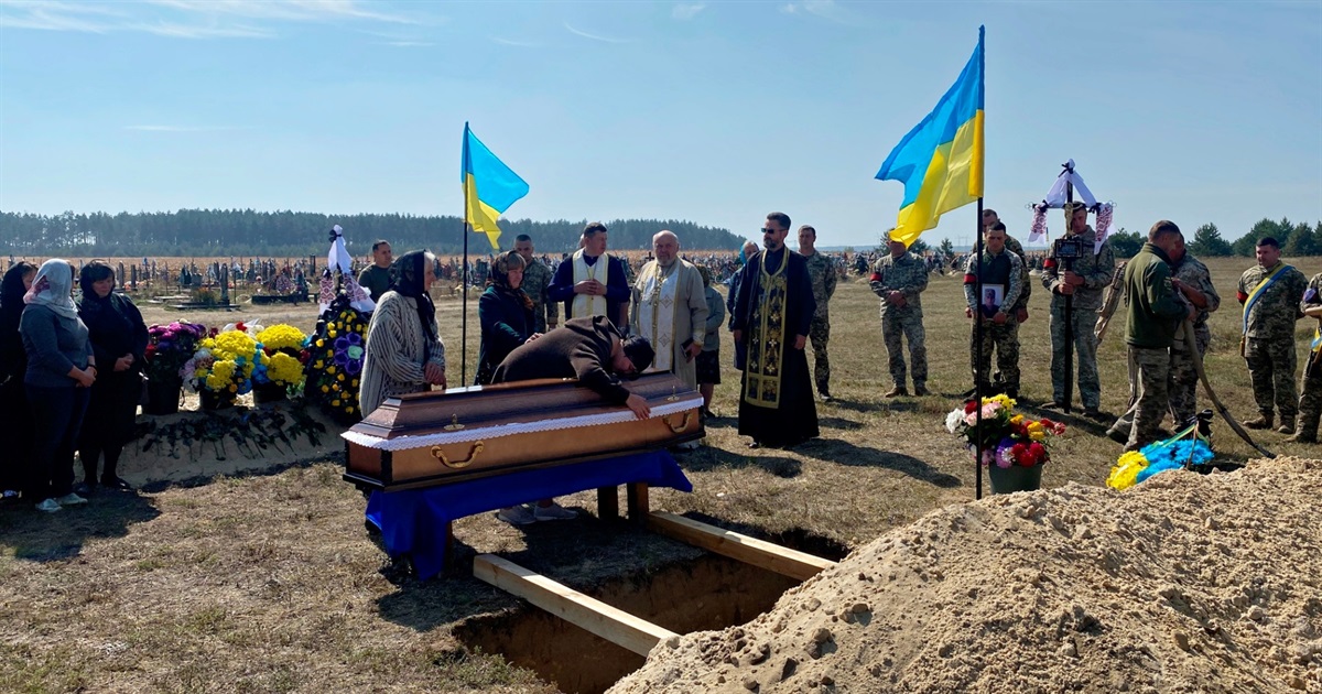У Сарнах попрощалися із воїном-захисником Владиславом Пупком