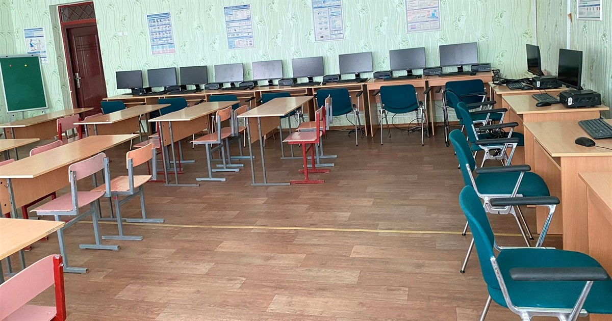 Шість шкіл та інтернатів Сумщини отримали сучасні комп’ютерні класи від компанії УкрКредитФінанс