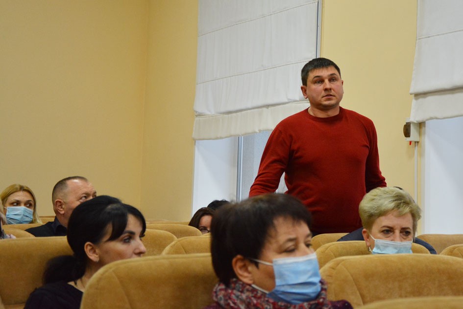 Старости громади розповіли про проблеми у своїх округах