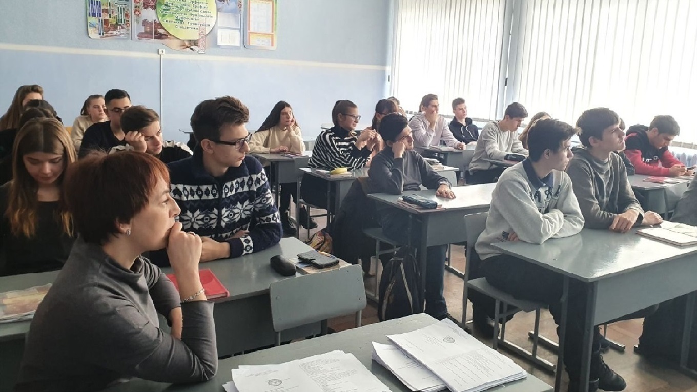 Без паники: в Мелитополе студенты получили задания и отправились учиться дистанционно
