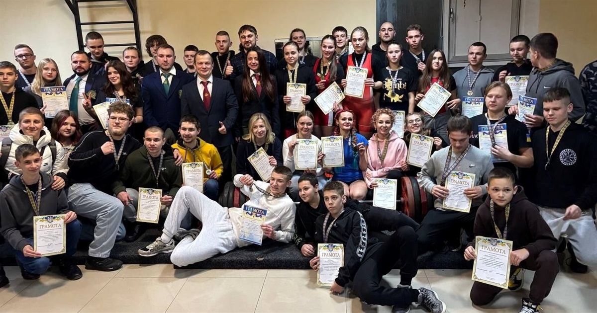 Звягельська збірна з пауерліфтингу блискуче виступила на Чемпіонаті Житомирської області