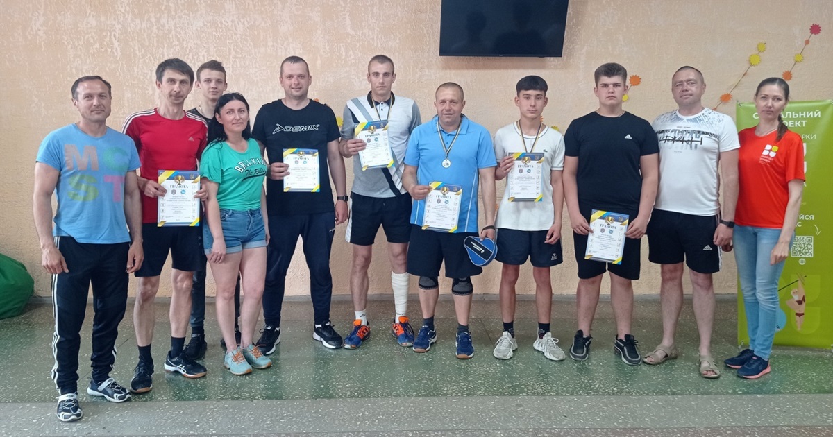 У Мені грали в настільний теніс. Хто переміг