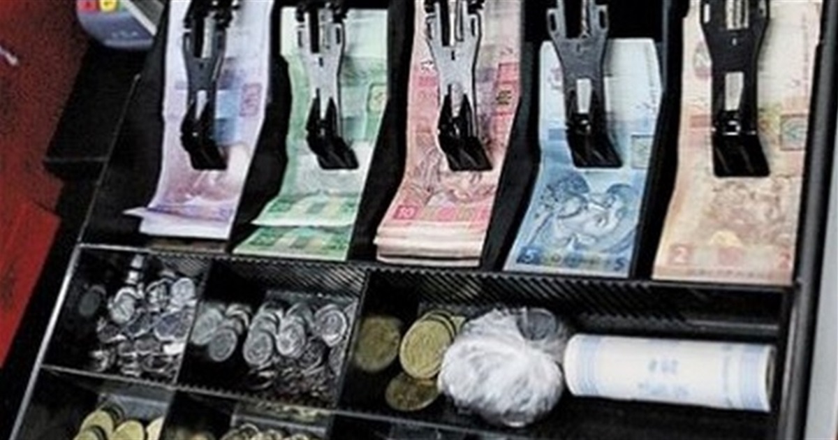 В Ізмаїлі касирка автозаправки вкрала з роботи майже чверть мільйона гривень