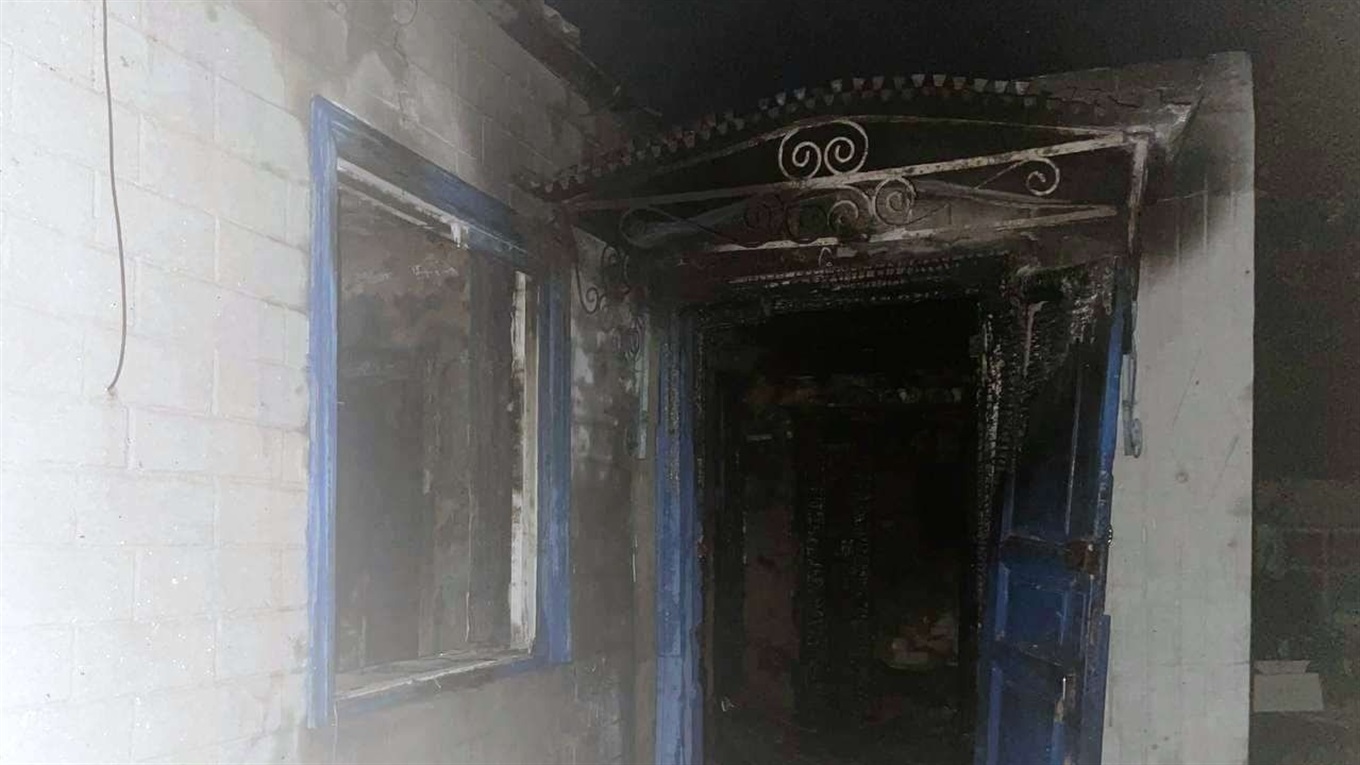 Через сильну задимленість вогнеборці працювали в апаратах на стисненому повітрі
