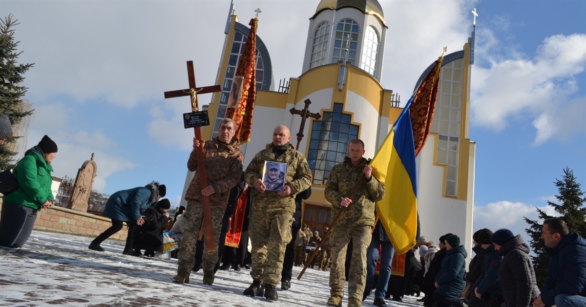 Не висихають сльози, не вщухає біль… Чортків зустрів ще одного воїна «на щиті» – Фіголя Петра