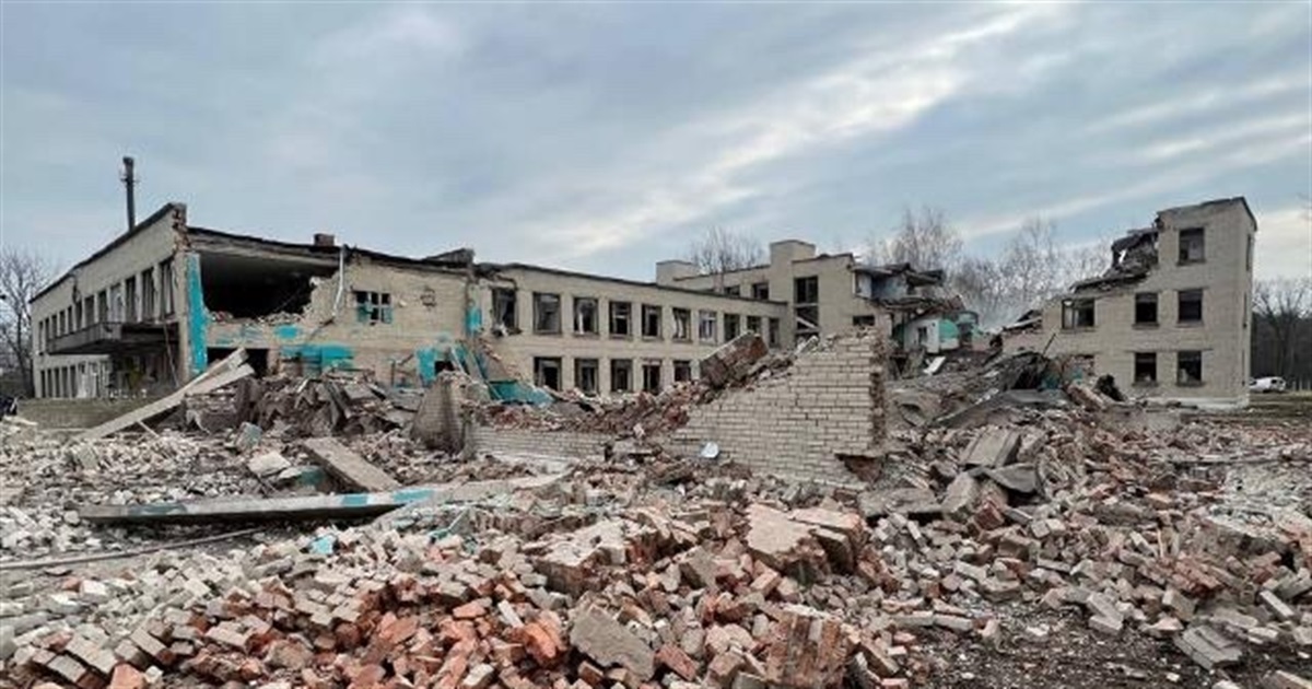 Початкова школа, спортивна база, комп'ютерний клас: розбито ворожою бомбою у Вирах