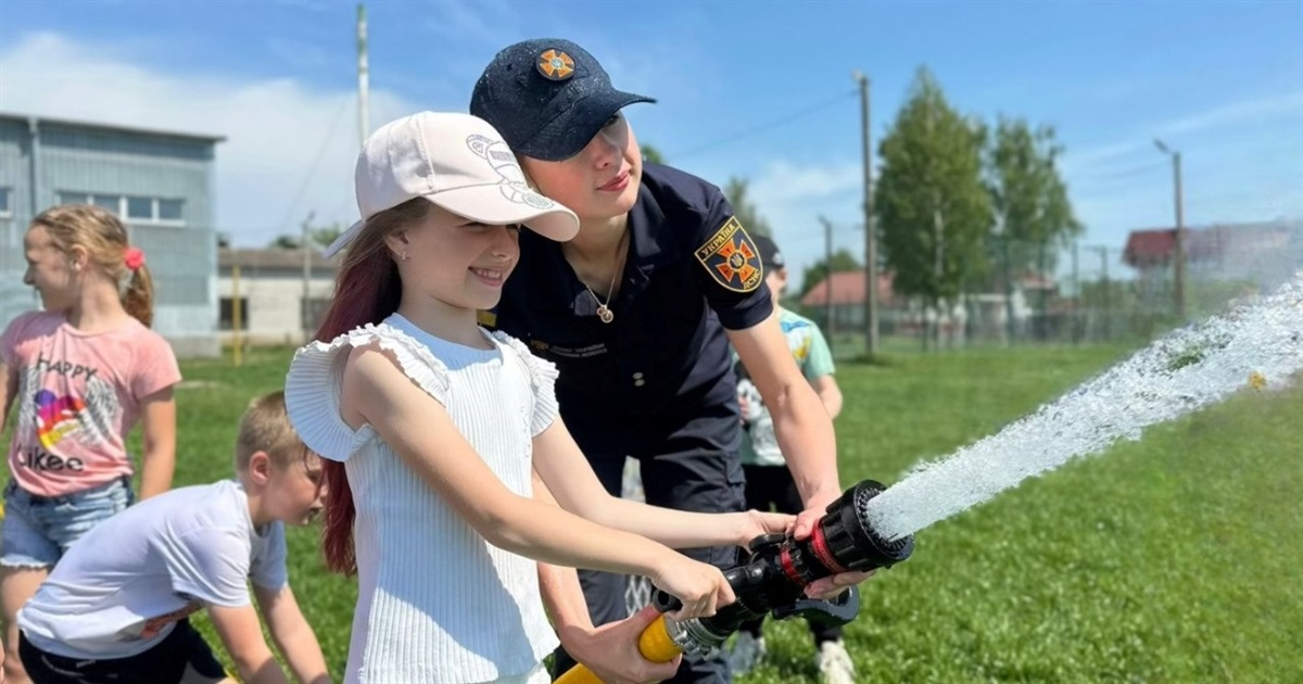 Урок безпеки: звягельські рятувальники провели безпековий захід для учнів