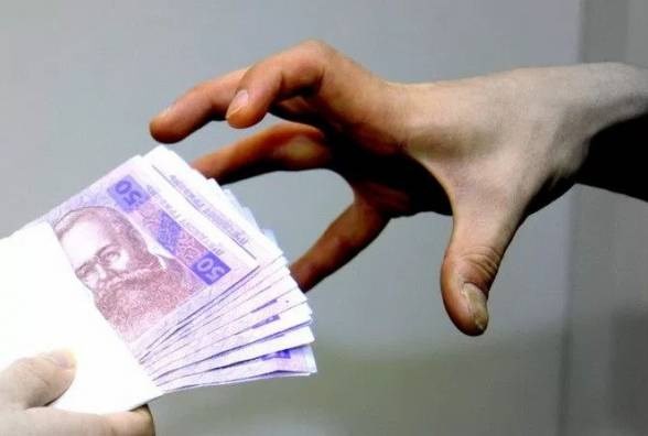 У Покровську шахрайка заволоділа грошима пенсіонера