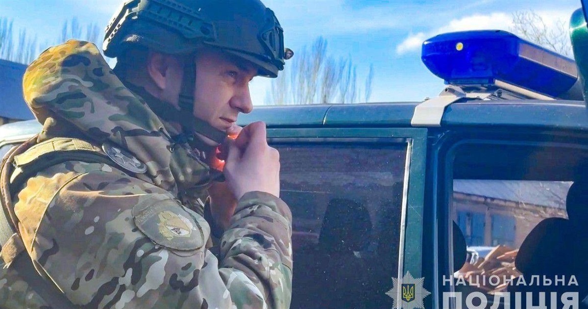Це мій народ і моя країна: як поліцейський з Нікополя рятує життя людей у прифронтовому місті