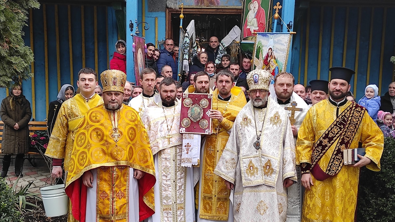 У Свято-Миколаївській церкві с.Киселів митрополит Чернівецький і Буковинський звершив богослужіння