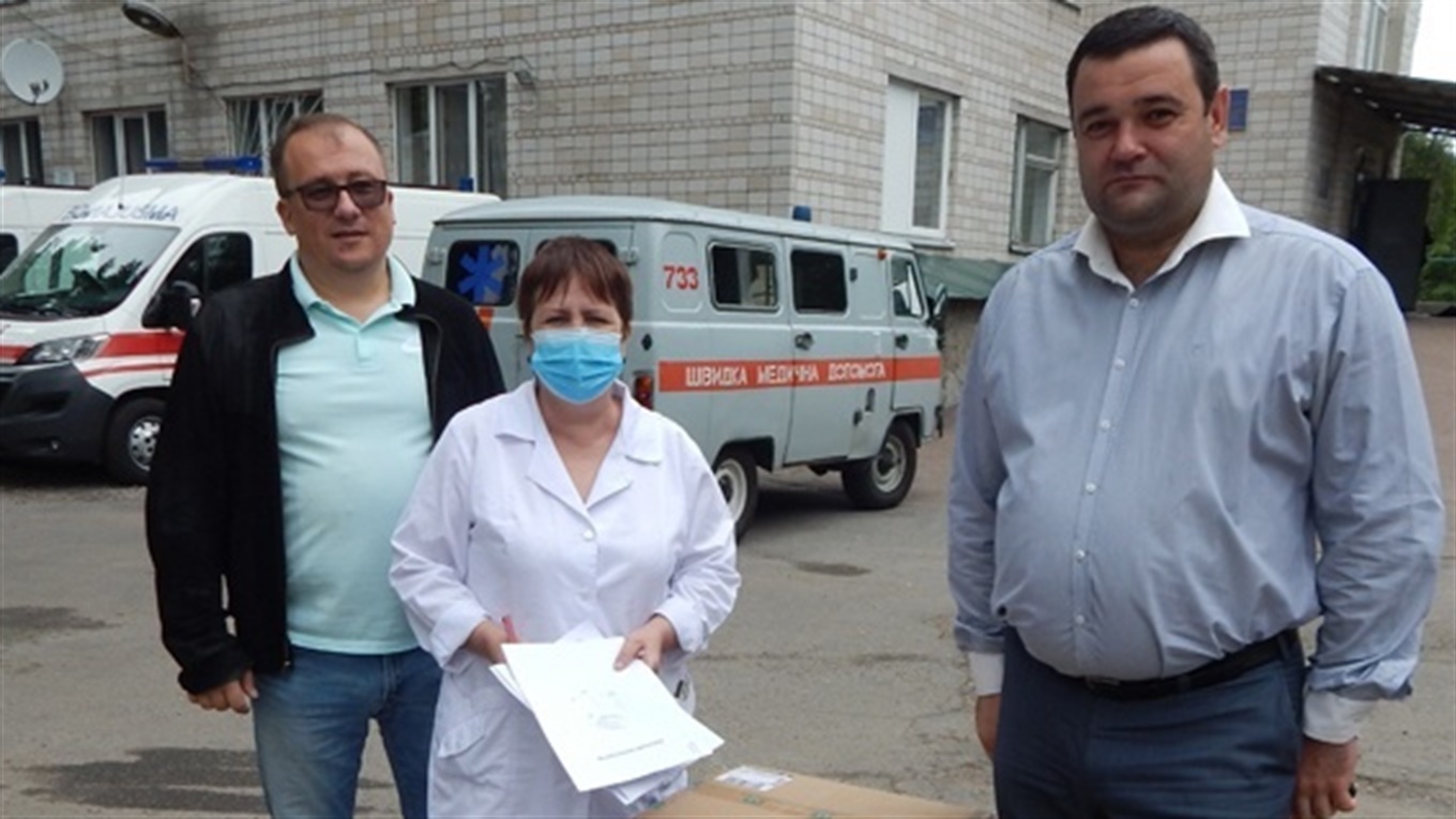 Жителі Переяславщини передали лікарні кисневий концентратор. Його придбав БФ "Пацієнти України"