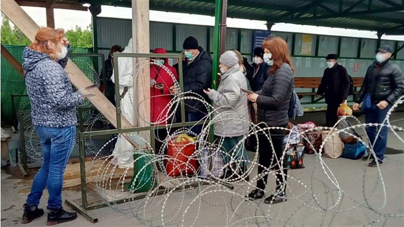 Діалог крізь лінію розмежування на Сході: хто і як може його налагодити. Та про що говорити