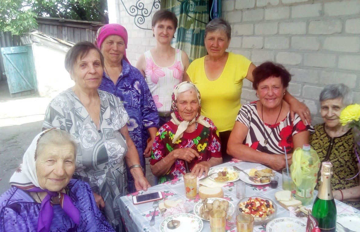 У селі Горіхове вітали ювіляра