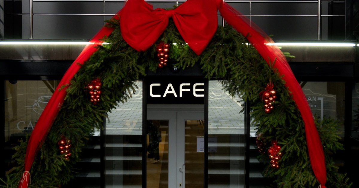 Від комплексних обідів до власної випічки і фаст-фуду: що пропонує кафе San у Сарнах