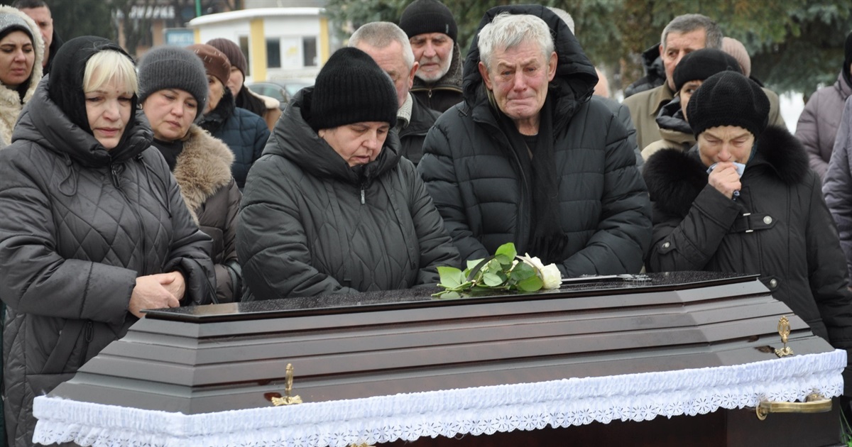 Через півтора року невідомості до рідного Чорткова «на щиті» повернувся «азовець» Вербовецький Ігор