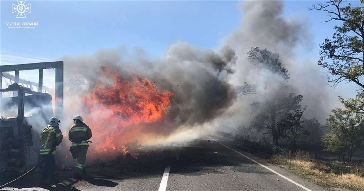 Поблизу села Коблеве горіла вантажівка (ФОТО)
