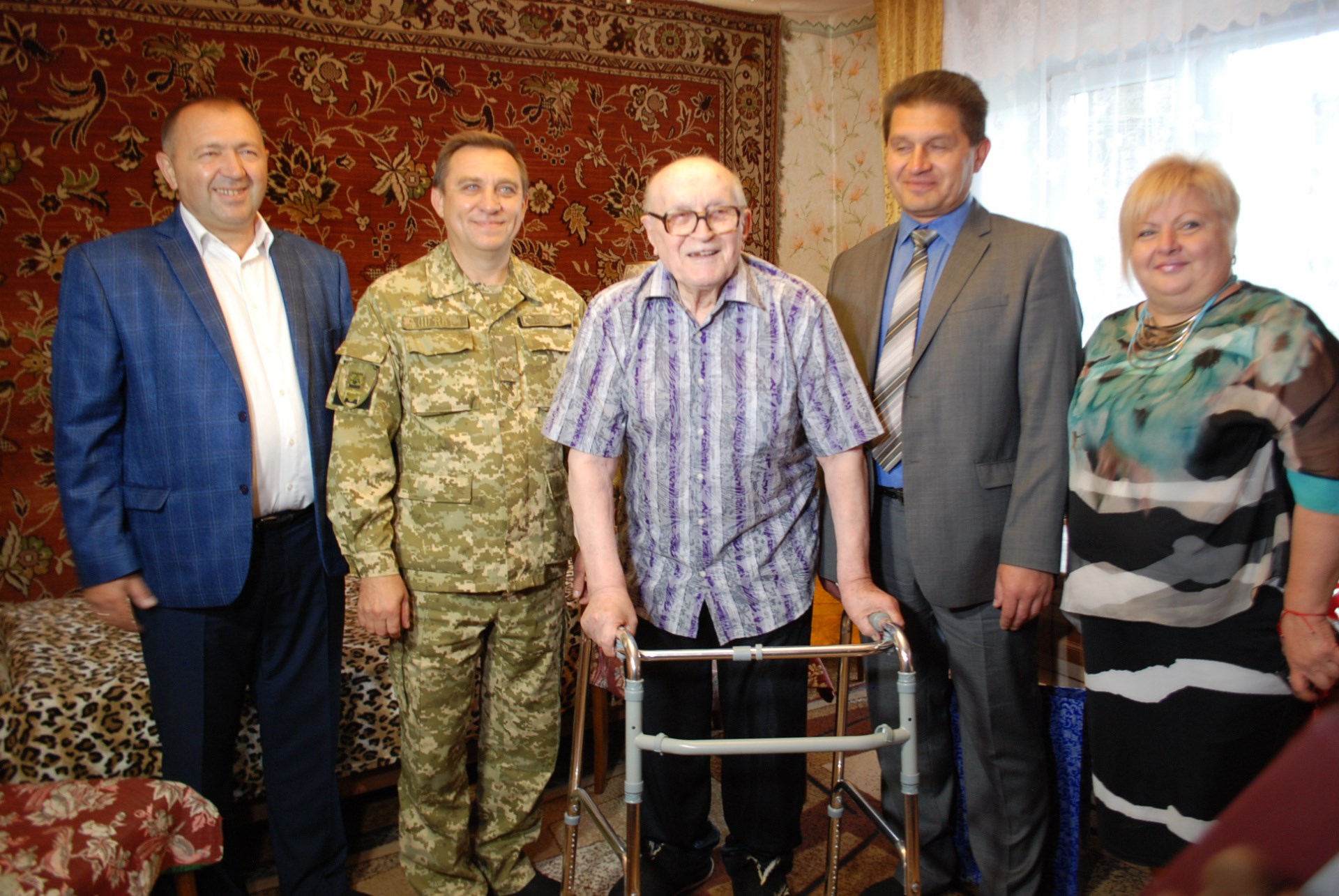 Привітали генерала зі святом 