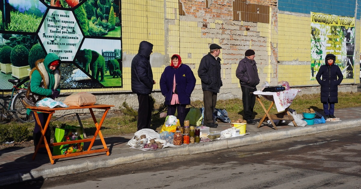 Продавців поменшало, на "київському" майданчику порожньо: переяславський базар відживає своє? ВІДЕО