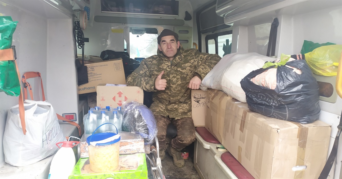 Менська громада відправила допомогу на фронт для захисників