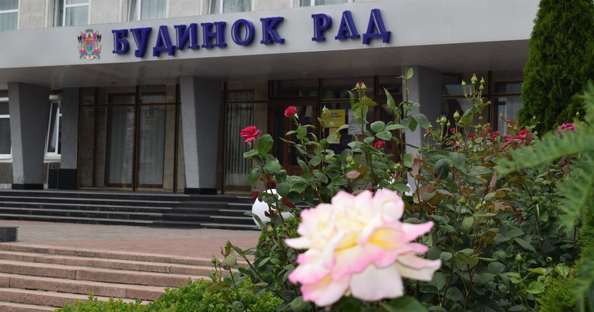 Чоловік отримав 4,5 роки в'язниці за неправдиве повідомлення про замінування держустанов у Звягелі