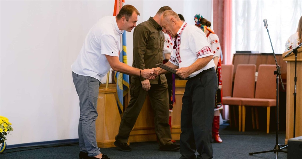 У Бориспільській РВА нагородили жителів Переяславщини, які під час війни працюють на захист держави