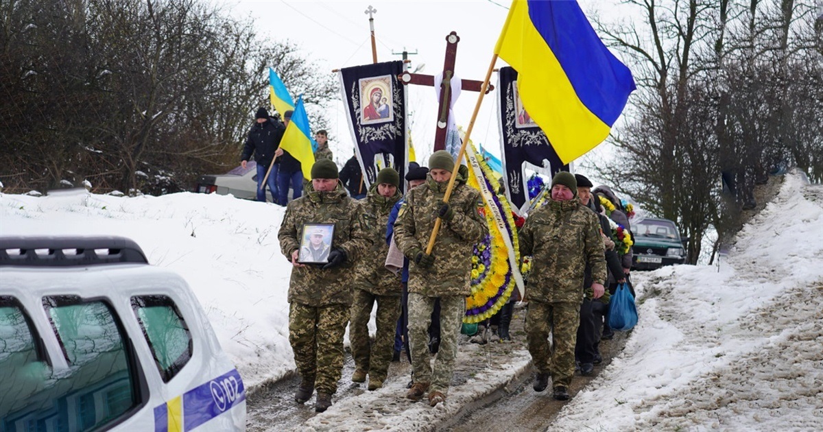 Востаннє нашому земляку віддали військові почесті. У Клиновому поховали Володимира Думного
