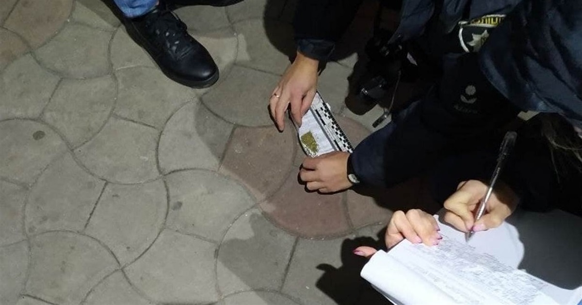 В Измаиле патрульные полицейские задержали горожанина с наркотиками