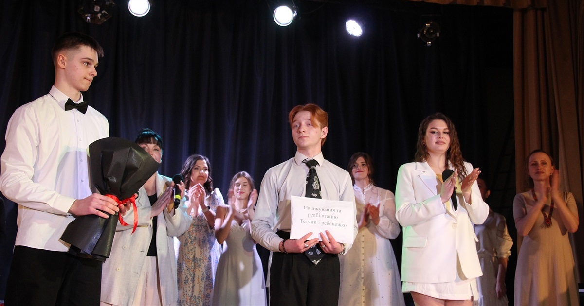 «Я – просто жінка!»: у Чорткові відбувся концерт, кошти з якого підуть на лікування нашої колеги